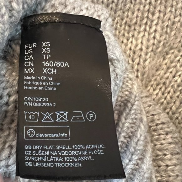 Divided Grey Cropped Sweater with Balloon Sleeves - Picture 5 of 5